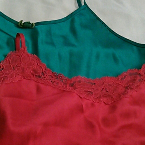 (2) Victoria Secret nighgowns: red & turquiose - Picture 3 of 4